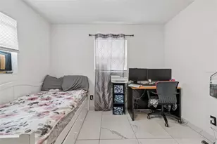 10110 N Lantana Ave, Tampa, FL 33612 - Photo 13