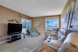 656 Windrush Bay Dr, Tarpon Springs, FL 34689 - Photo 7