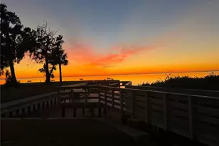 656 Windrush Bay Dr, Tarpon Springs, FL 34689 - Photo 37