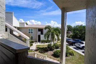 656 Windrush Bay Dr, Tarpon Springs, FL 34689 - Photo 5