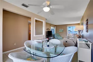 656 Windrush Bay Dr, Tarpon Springs, FL 34689 - Photo 9