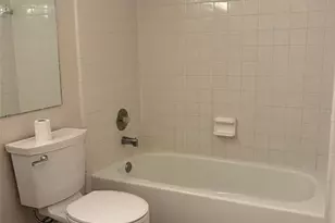 3156 Valley Oaks Dr, Tampa, FL 33618 - Photo 27