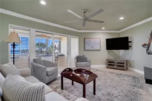 654 Windrush Bay Dr, Tarpon Springs, FL 34689 - Photo 3