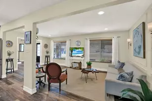 2107 W Kyra Dr, Tampa, FL 33612 - Photo 9