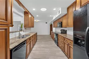 1810 Milford Cir, Sun City Center, FL 33573 - Photo 7