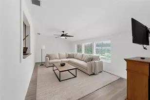 1810 Milford Cir, Sun City Center, FL 33573 - Photo 17