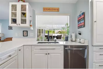 2990 Meadow Oak Drive N, Clearwater, FL 33761 - Photo 17