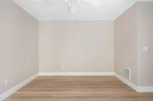 491 St Tropez Cir NE, Saint Petersburg, FL 33703 - Photo 23