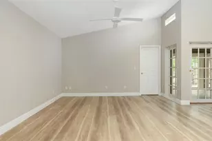 491 St Tropez Cir NE, Saint Petersburg, FL 33703 - Photo 5