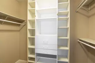 491 St Tropez Cir NE, Saint Petersburg, FL 33703 - Photo 25