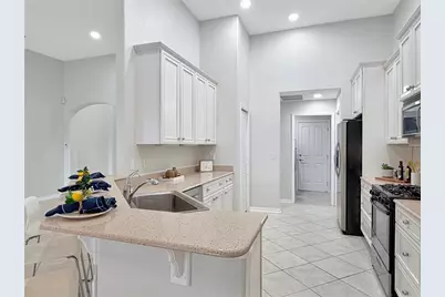 6817 Cromwell Garden Dr, Apollo Beach, FL 33572 - Photo 11