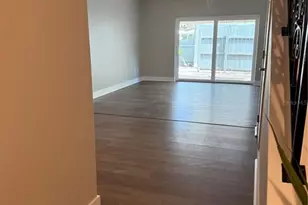 6919 Place De La Paix, Saint Petersburg, FL 33707 - Photo 15