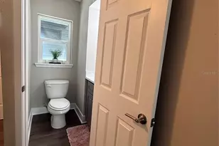 6919 Place De La Paix, Saint Petersburg, FL 33707 - Photo 19