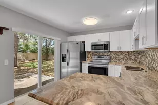 4729 White Bay Cir, Wesley Chapel, FL 33545 - Photo 11