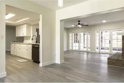 9209 Kingsridge Drive, Temple Terrace, FL 33637 - Photo 3