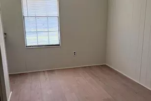 37021 Pauls Dr, Zephyrhills, FL 33541 - Photo 19