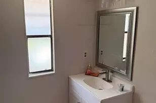 37021 Pauls Dr, Zephyrhills, FL 33541 - Photo 21