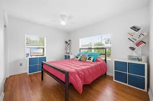 310 40th St S, Saint Petersburg, FL 33711 - Photo 9