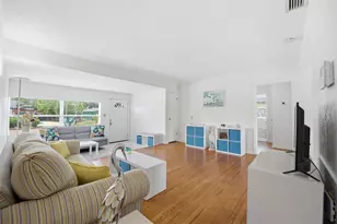 310 40th St S, Saint Petersburg, FL 33711 - Photo 5