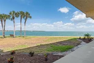 7540 Sunshine Skyway Ln S, Saint Petersburg, FL 33711 - Photo 9
