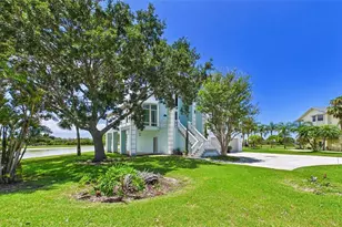 2106 Pelican Ct, Tarpon Springs, FL 34689 - Photo 11