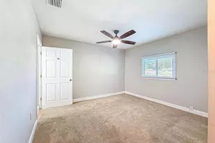 7401 16th St N, Saint Petersburg, FL 33702 - Photo 21