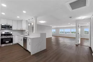 100 Bluff View Dr, Belleair Bluffs, FL 33770 - Photo 9