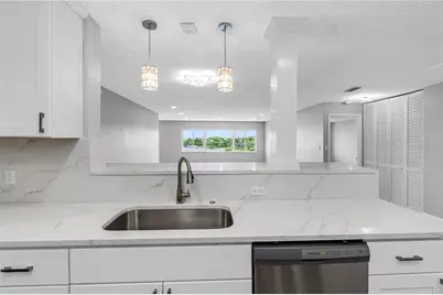 100 Bluff View Drive #404C, Belleair Bluffs, FL 33770 - Photo 7