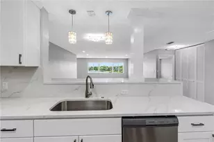 100 Bluff View Dr, Belleair Bluffs, FL 33770 - Photo 7