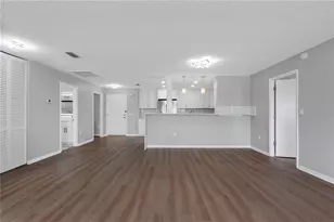 100 Bluff View Dr, Belleair Bluffs, FL 33770 - Photo 13