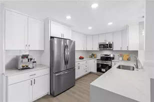 100 Bluff View Dr, Belleair Bluffs, FL 33770 - Photo 3