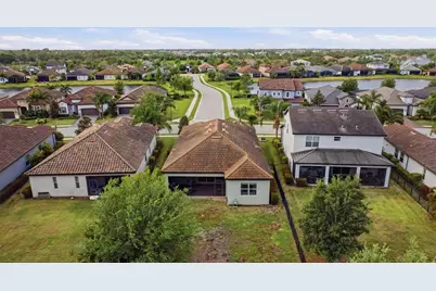 12241 Perennial Place, Lakewood Ranch, FL 34211 - Photo 33