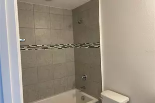 10060 Dolphin Gull Cir, Thonotosassa, FL 33592 - Photo 11