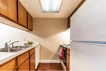4875 W McElroy Avenue #G208, Tampa, FL 33611 - Photo 9