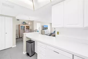 5220 Brittany Dr S, Saint Petersburg, FL 33715 - Photo 17