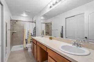 5014 White Sanderling Ct, Tampa, FL 33619 - Photo 9