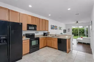 5014 White Sanderling Ct, Tampa, FL 33619 - Photo 5