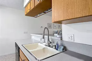 11122 W Cove Harbor Dr, Crystal River, FL 34428 - Photo 13