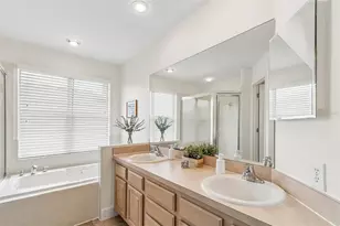 5414 Avenal Dr, Lutz, FL 33558 - Photo 37