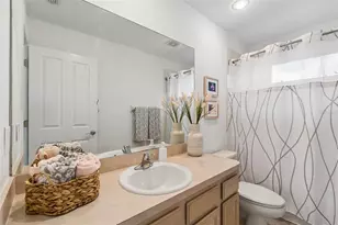 5414 Avenal Dr, Lutz, FL 33558 - Photo 55