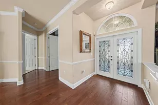 18817 Wimbledon Cir, Lutz, FL 33558 - Photo 5