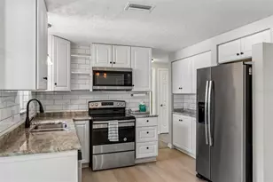 6201 Silver Dr, New Port Richey, FL 34653 - Photo 19