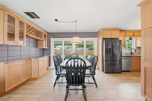 10871 Grove Terrace, Seminole, FL 33772 - Photo 7