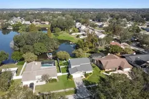 1326 Corner Oaks Dr, Brandon, FL 33510 - Photo 3