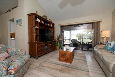 319 Linger Lane, Sun City Center, FL 33573 - Photo 7