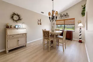319 Linger Ln, Sun City Center, FL 33573 - Photo 23