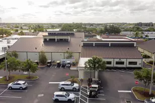 319 Linger Ln, Sun City Center, FL 33573 - Photo 27