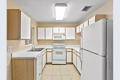 2209 Fluorshire Drive, Brandon, FL 33511 - Photo 7