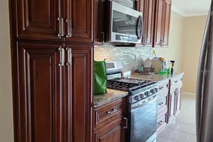 6190 80th St N, Saint Petersburg, FL 33709 - Photo 7