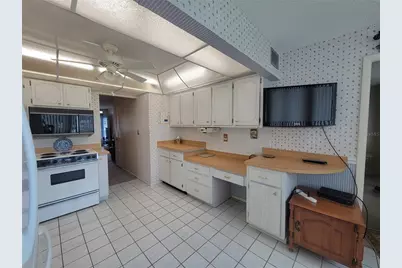 4715 Bay Street NE #225, Saint Petersburg, FL 33703 - Photo 11